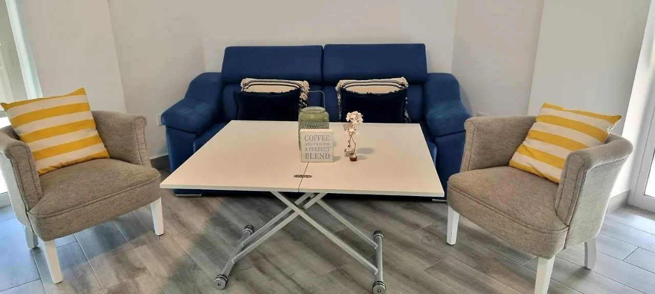 Almansa Shoping & Balcony 3 Bedrooms City Center 0*, 马拉加